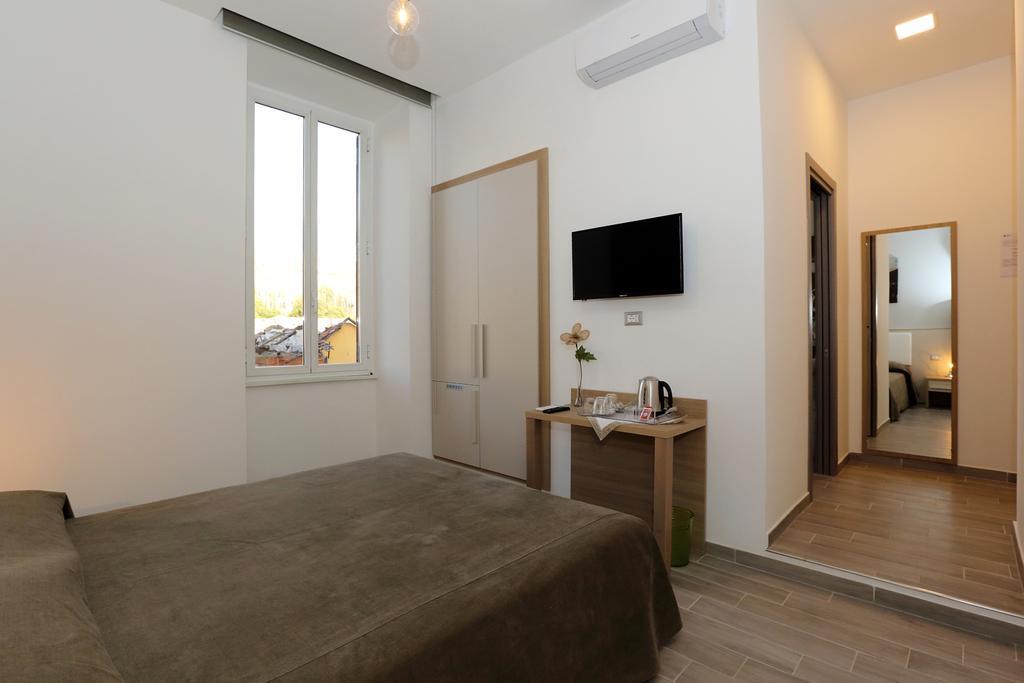 Casa Martinez Roma Hotel Bagian luar foto