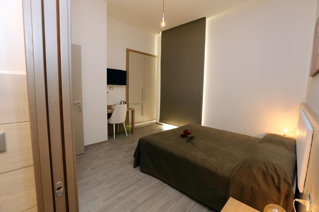Casa Martinez Roma Hotel Bagian luar foto