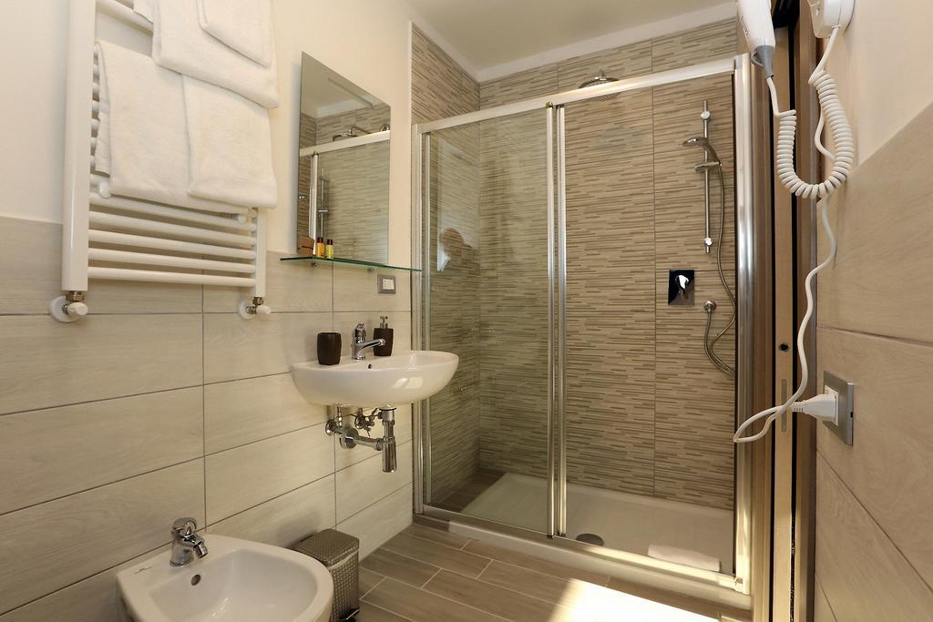 Casa Martinez Roma Hotel Bagian luar foto